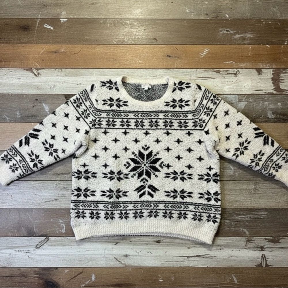 Barefoot Dreams Cozychic Fair Isle Snowflake motif Pullover Sweater Cream Black